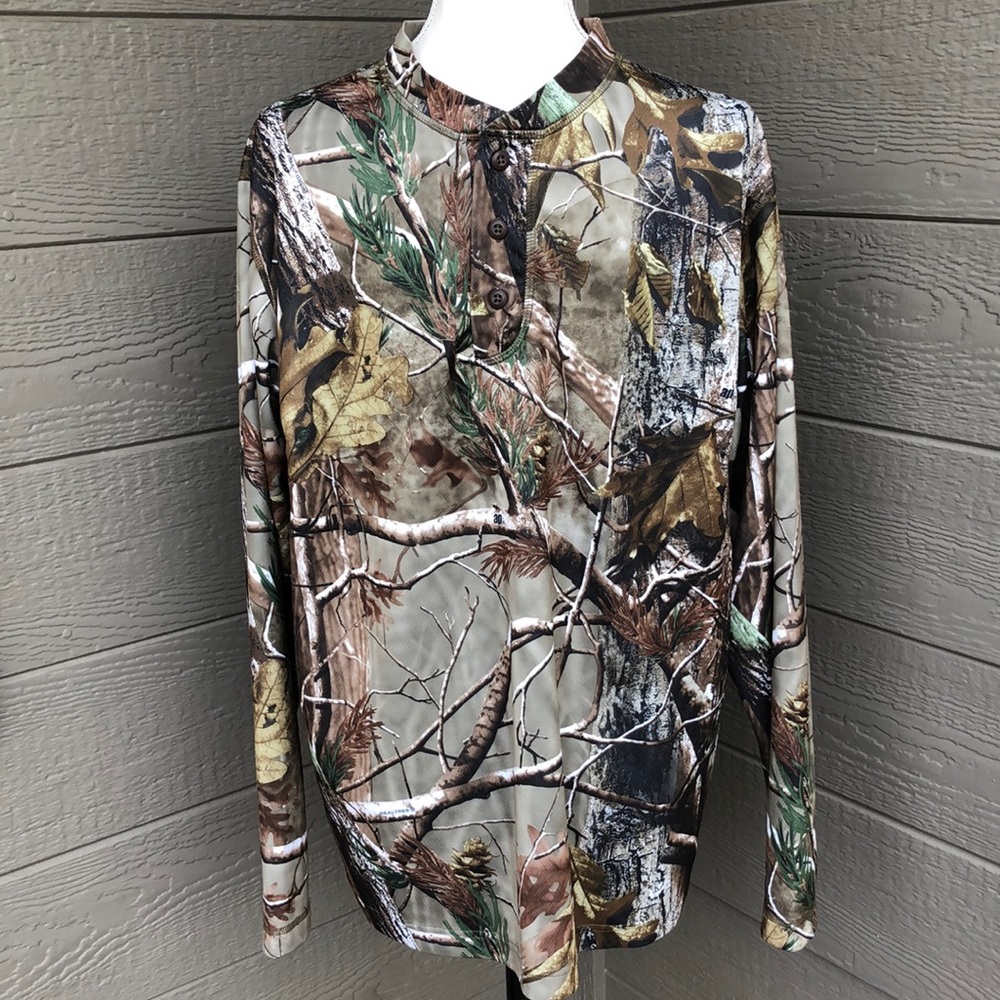 🎉Host Pick-NWOT Cabela’s Real Tree Quick Wick Henley